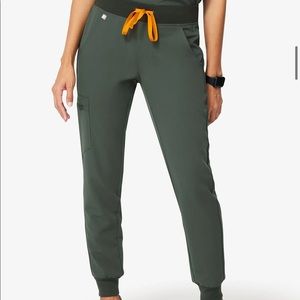 FIGS MOSS SET ZAMORA JOGGERS (S) ANS CASMA 3 POCKET TOP (XS)